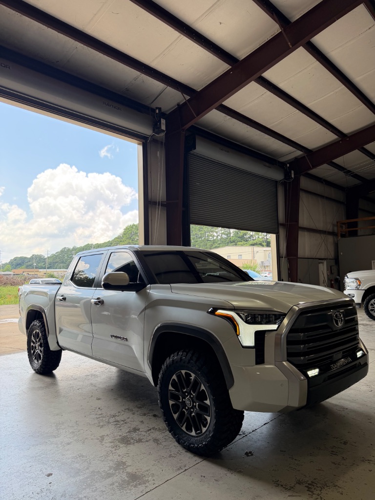 2024 Toyota Tundra Limited - Photo 9
