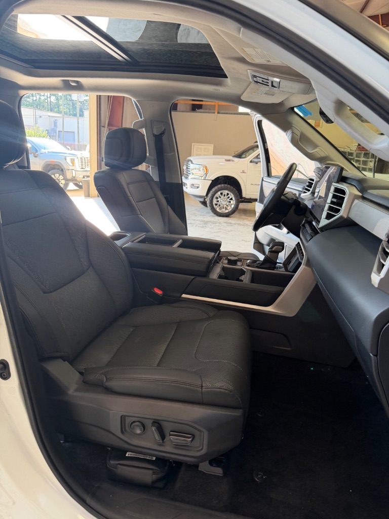 2024 Toyota Tundra Limited - Photo 13